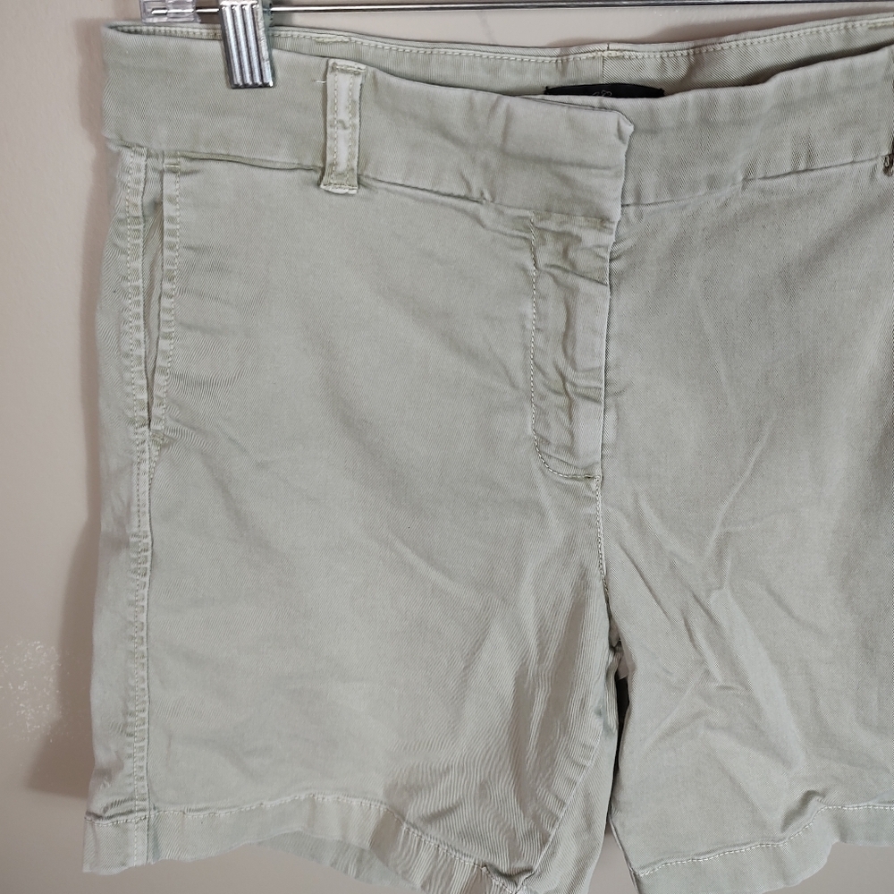 J.Crew 7" Chino Shorts Khaki Green 8 - Picture 2 of 10